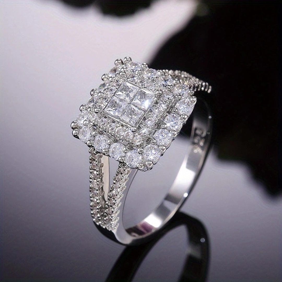 Anillo de boda de circonita con forma cuadrada