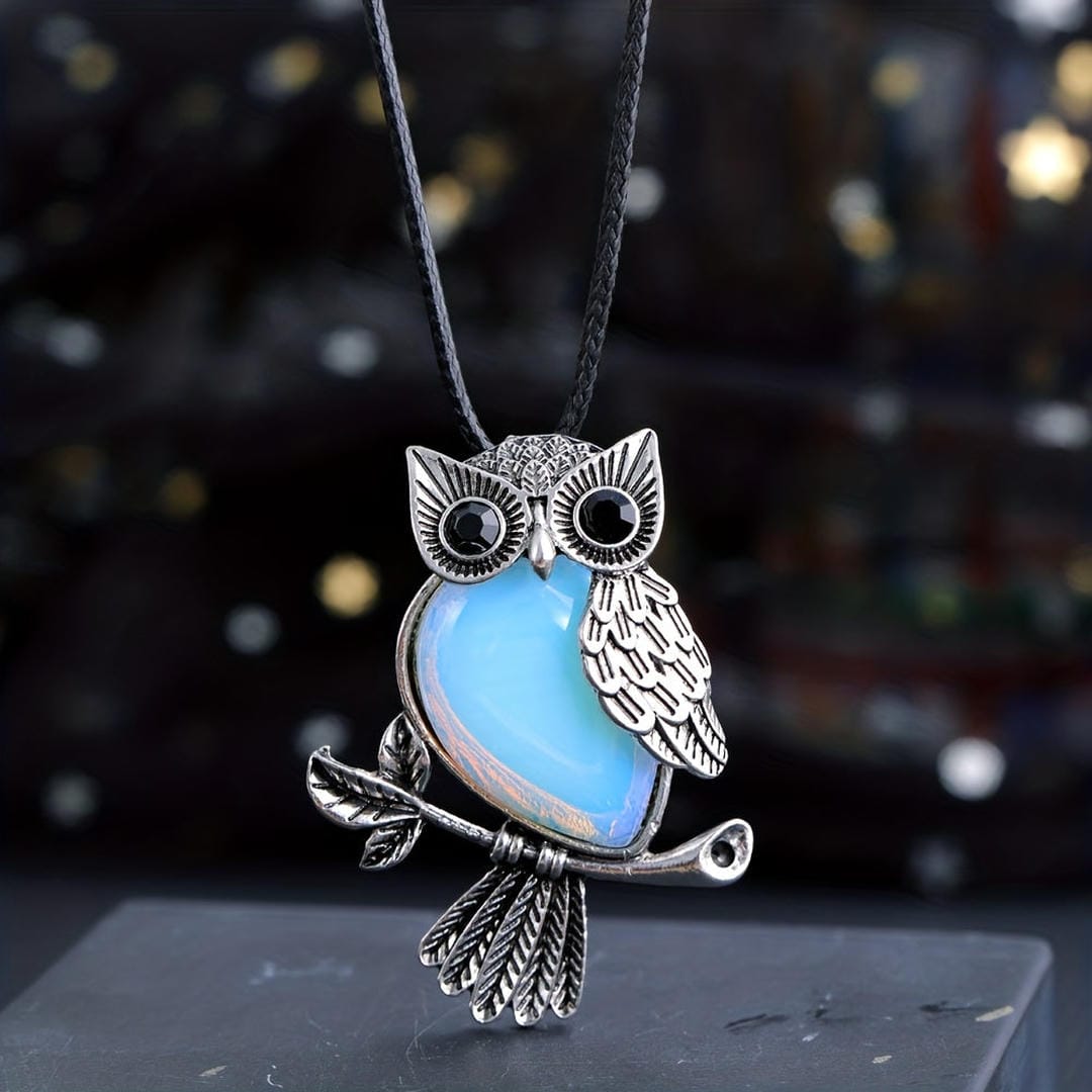 Collar de búho de plata con gema