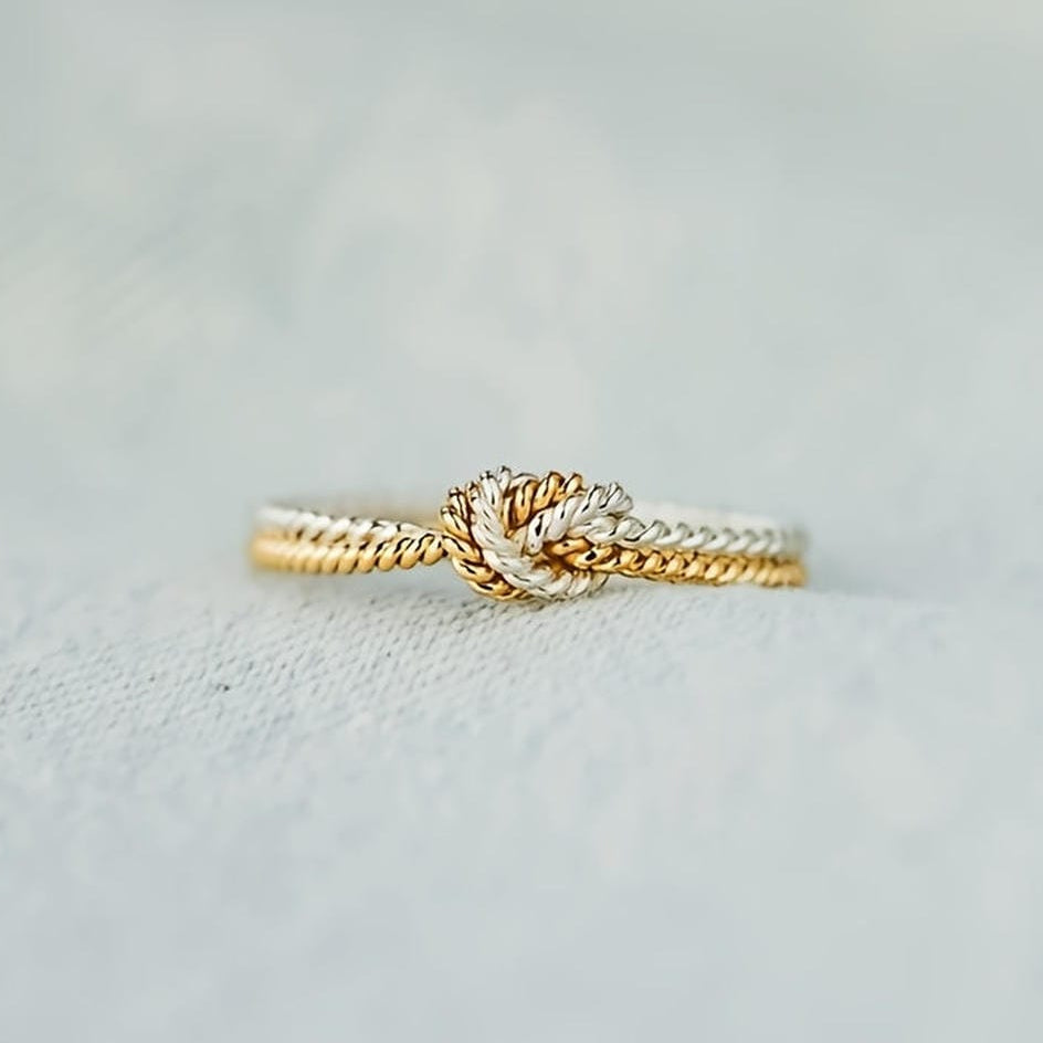Anillo de nudo de amor de dos tonos