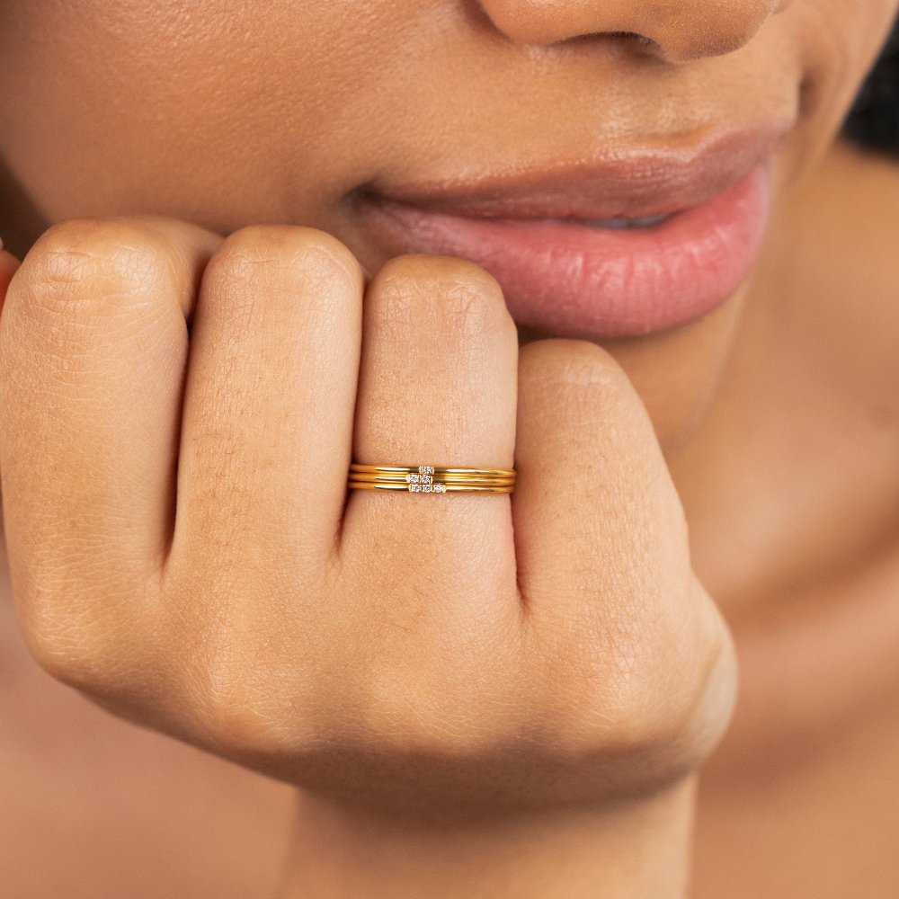 Anillo de banda Eula de oro y cristal