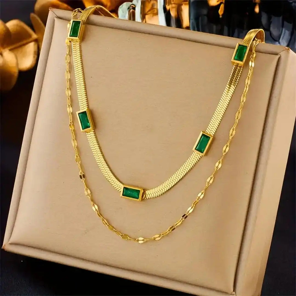 Collar retro dorado de doble capa con gema
