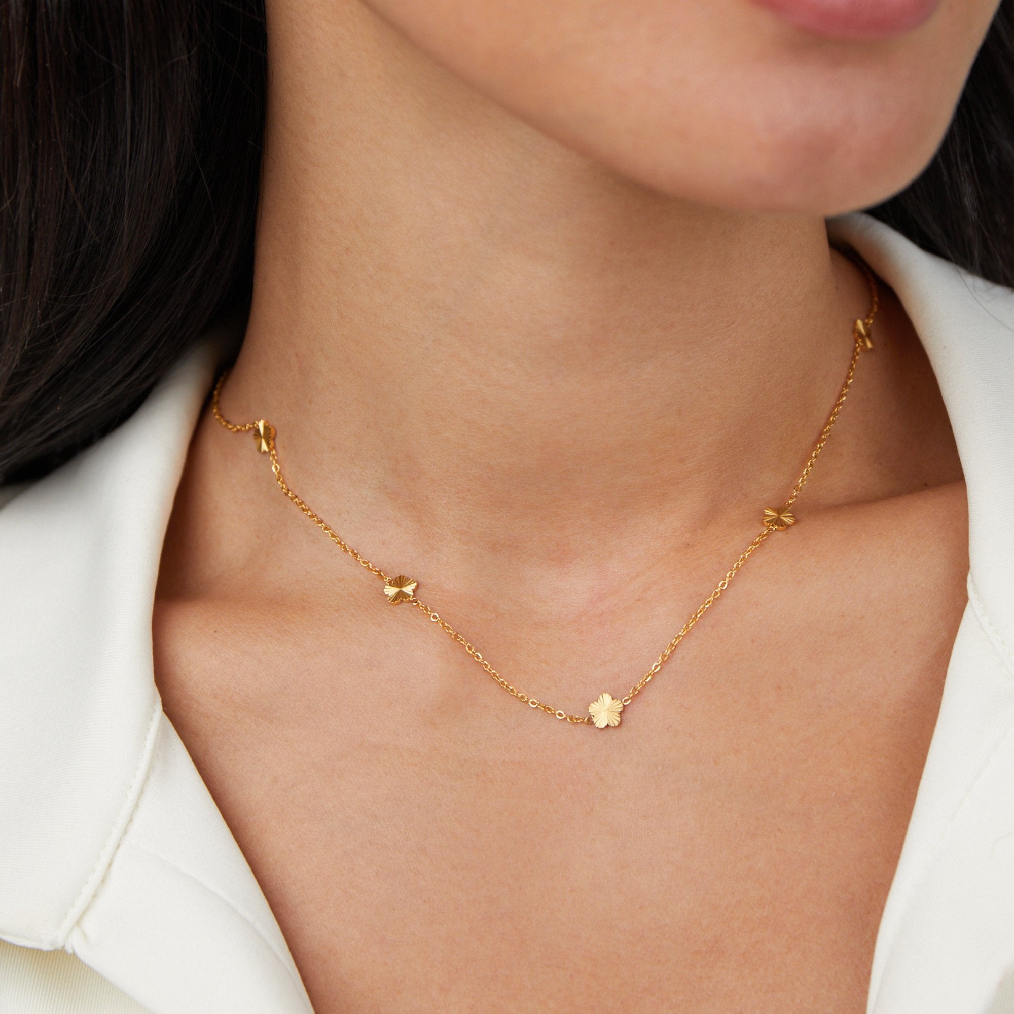 Collar de cadena de oro de 18K Flower Power