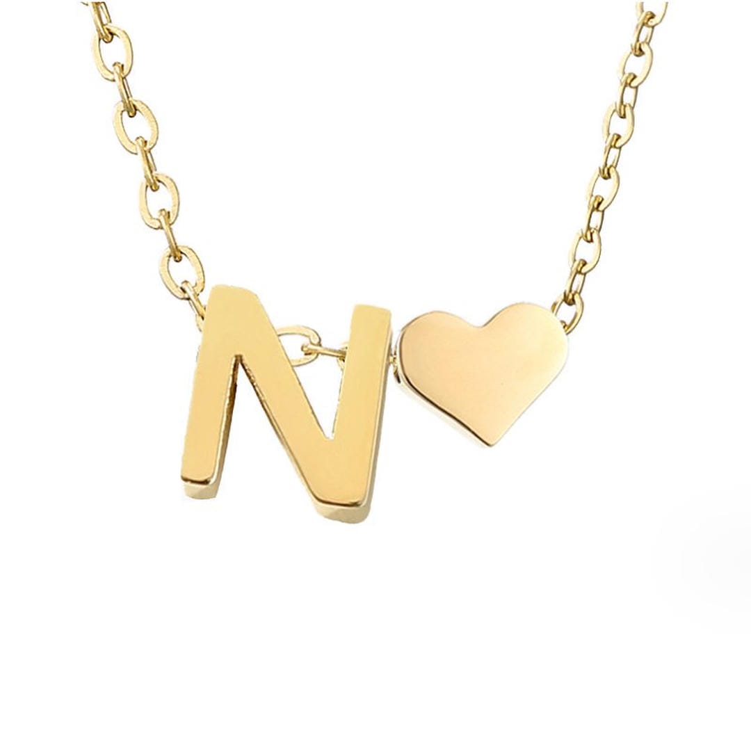 Collar de oro con inicial y corazón personalizado