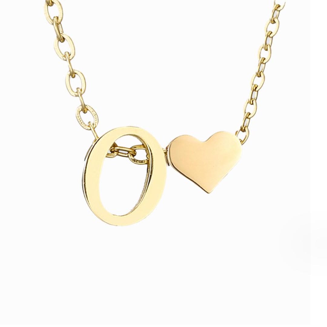 Collar de oro con inicial y corazón personalizado