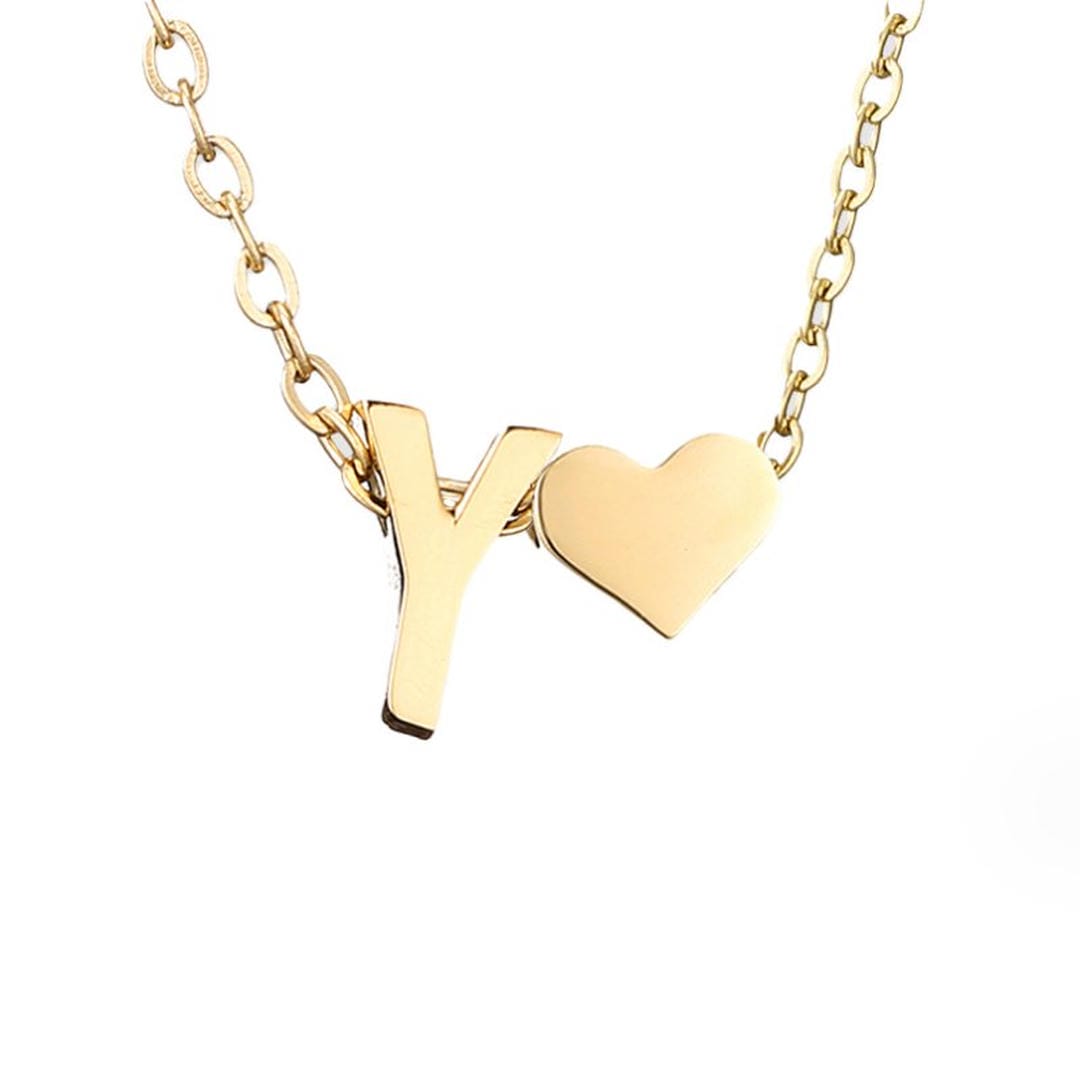 Collar de oro con inicial y corazón personalizado