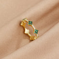 Anillo de cristal con trébol de cuatro hojas