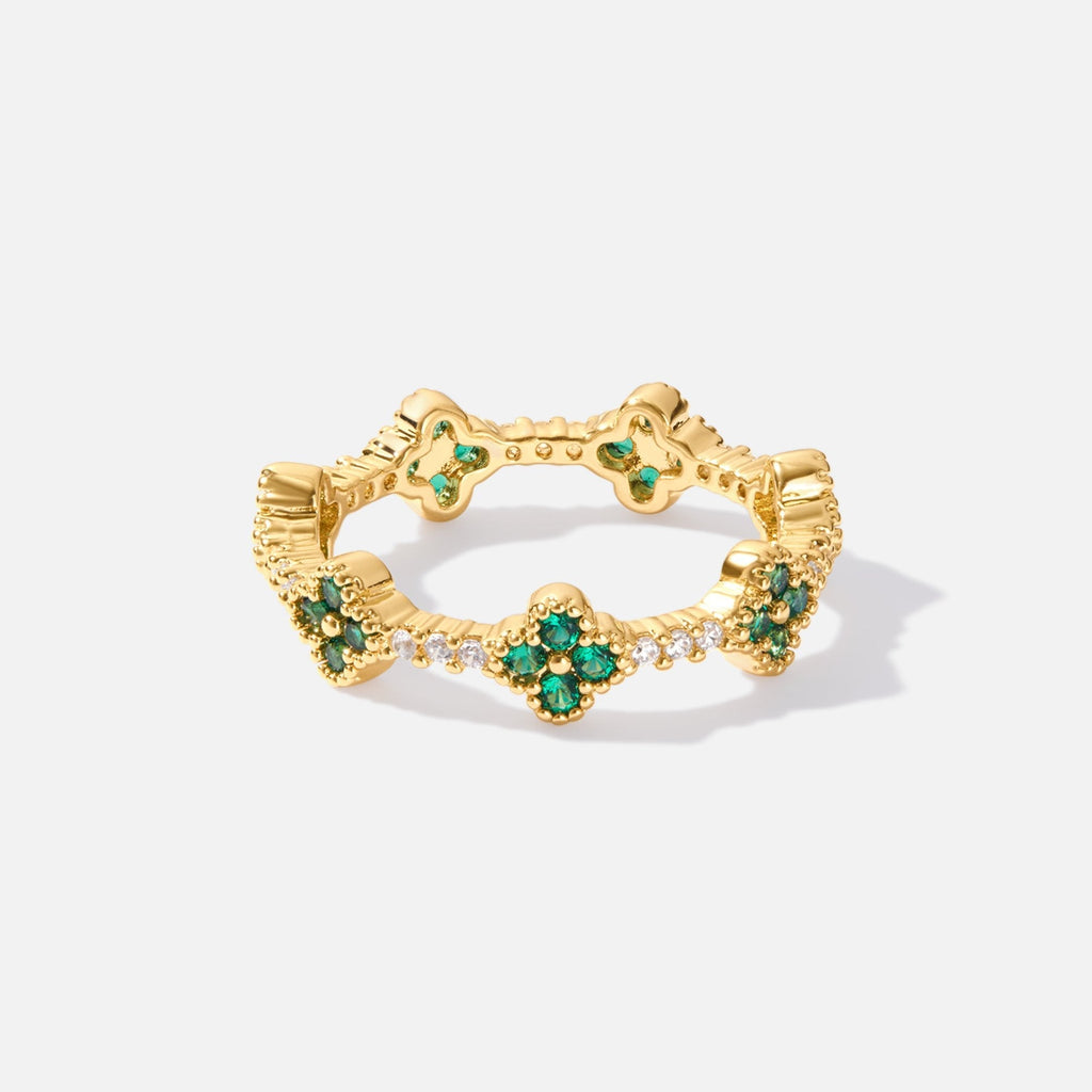 Anillo de cristal con trébol de cuatro hojas