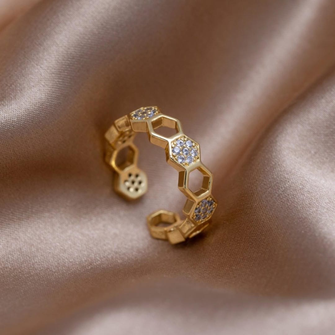 Anillo ajustable Spark con diseño de panal
