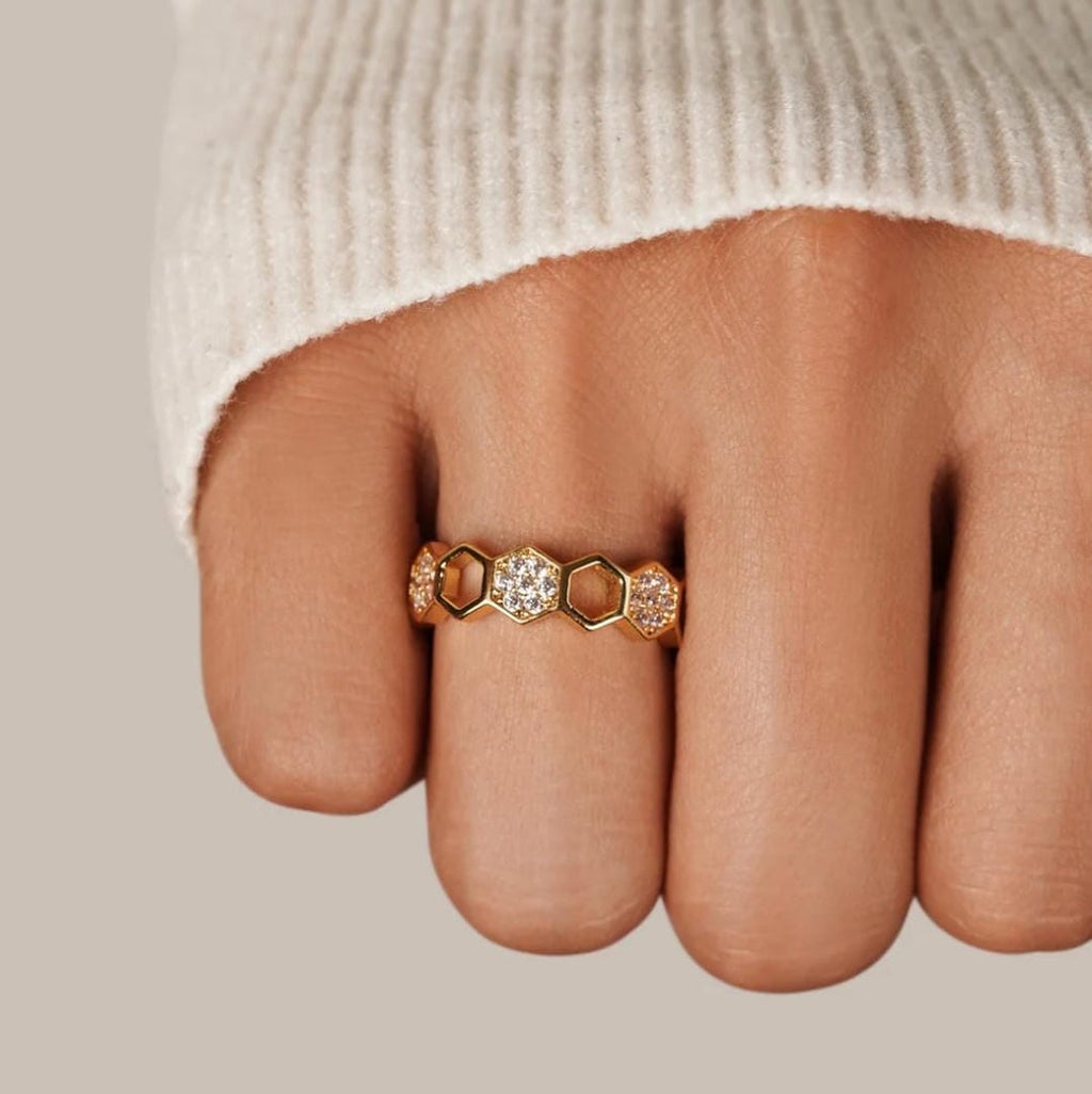 Anillo ajustable Spark con diseño de panal