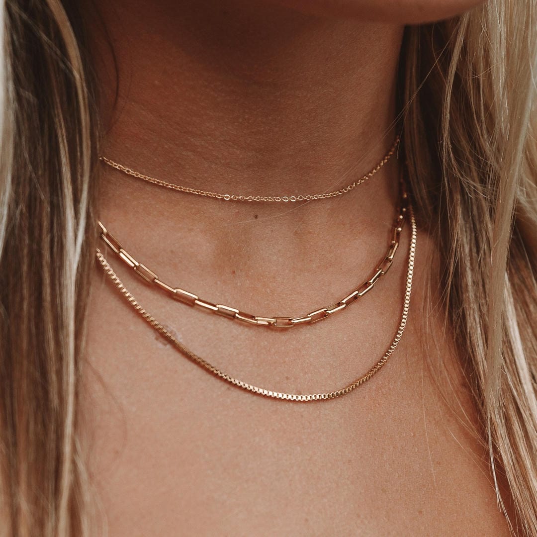 Collar triple de oro para el día a día
