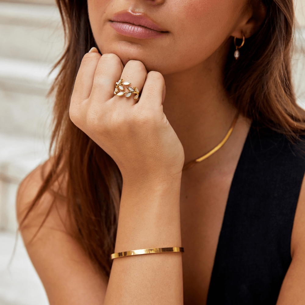 Anillo de hoja de oro