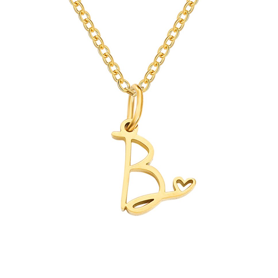 Collar de corazón con letra de oro