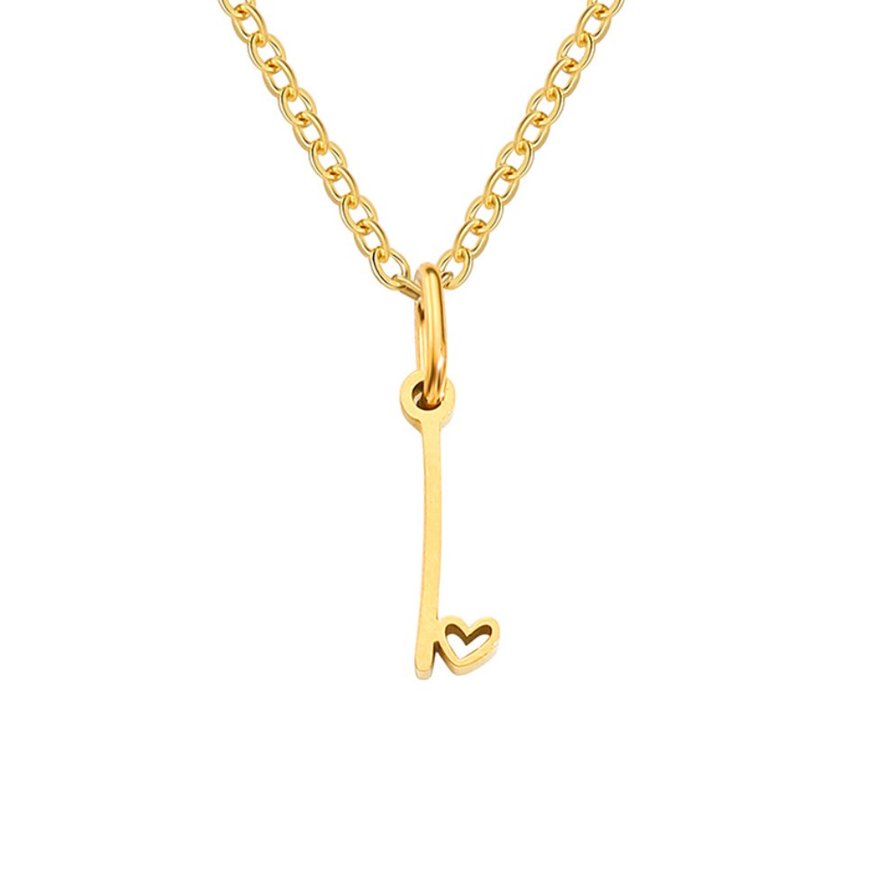 Collar de corazón con letra de oro