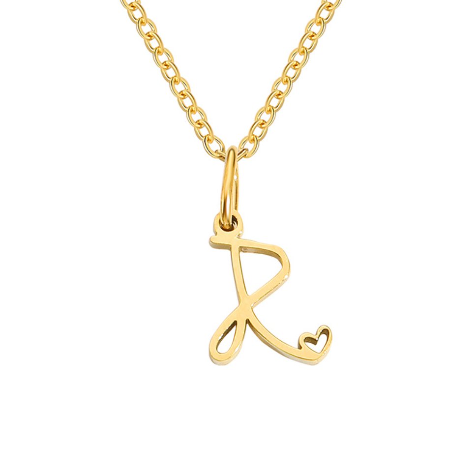 Collar de corazón con letra de oro