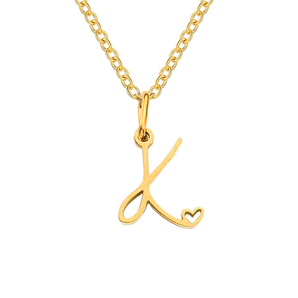 Collar de corazón con letra de oro