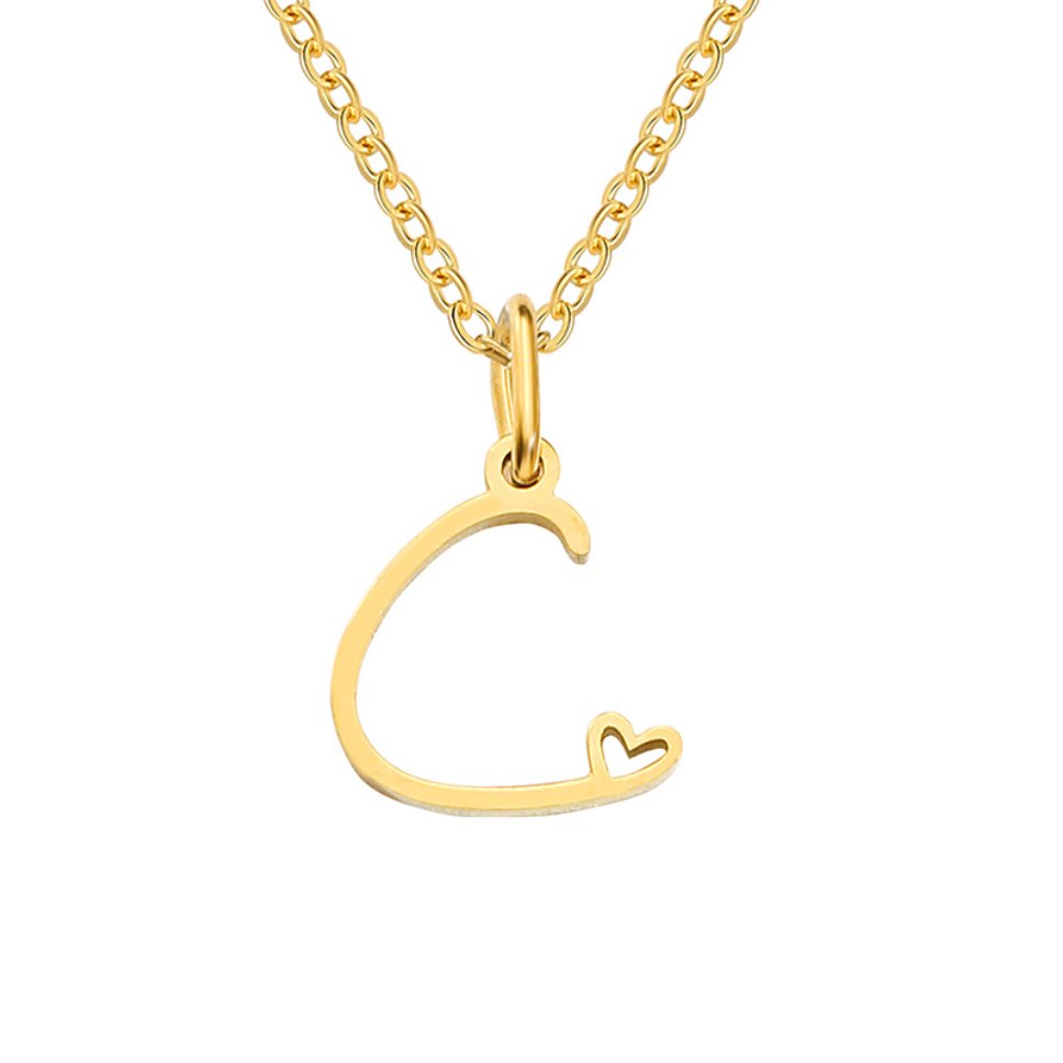 Collar de corazón con letra de oro