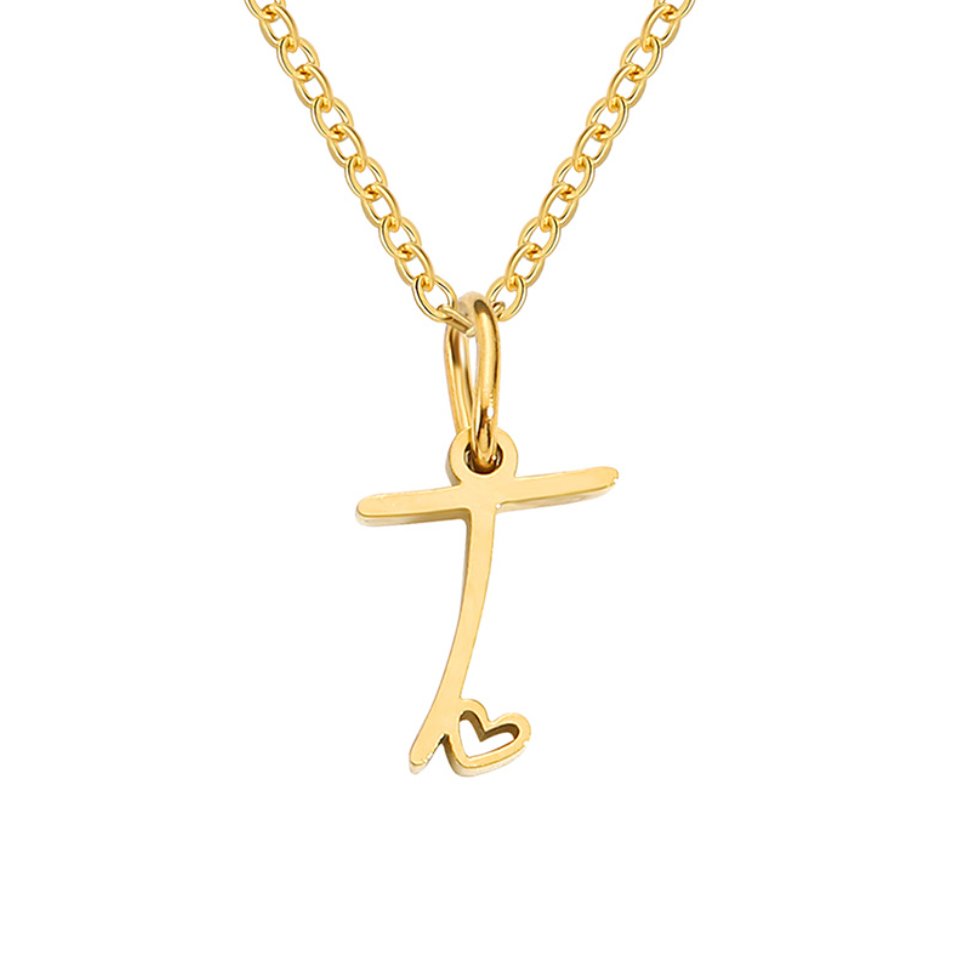 Collar de corazón con letra de oro