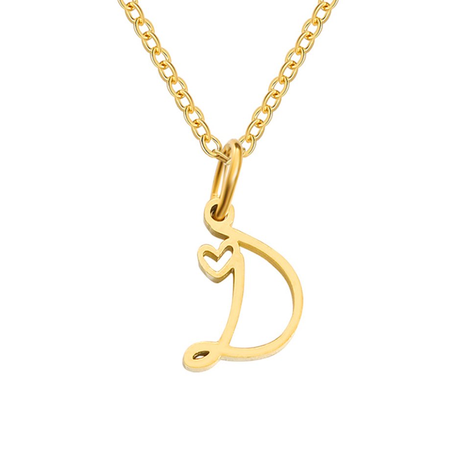 Collar de corazón con letra de oro