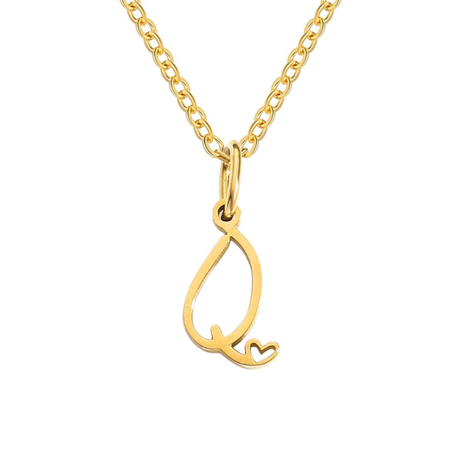 Collar de corazón con letra de oro