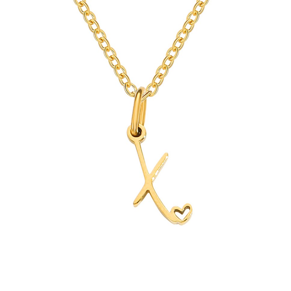 Collar de corazón con letra de oro