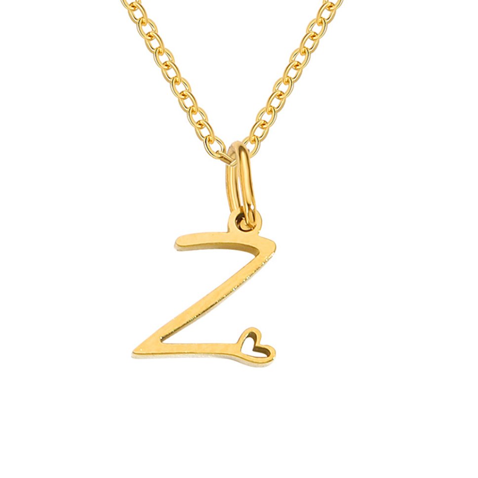 Collar de corazón con letra de oro