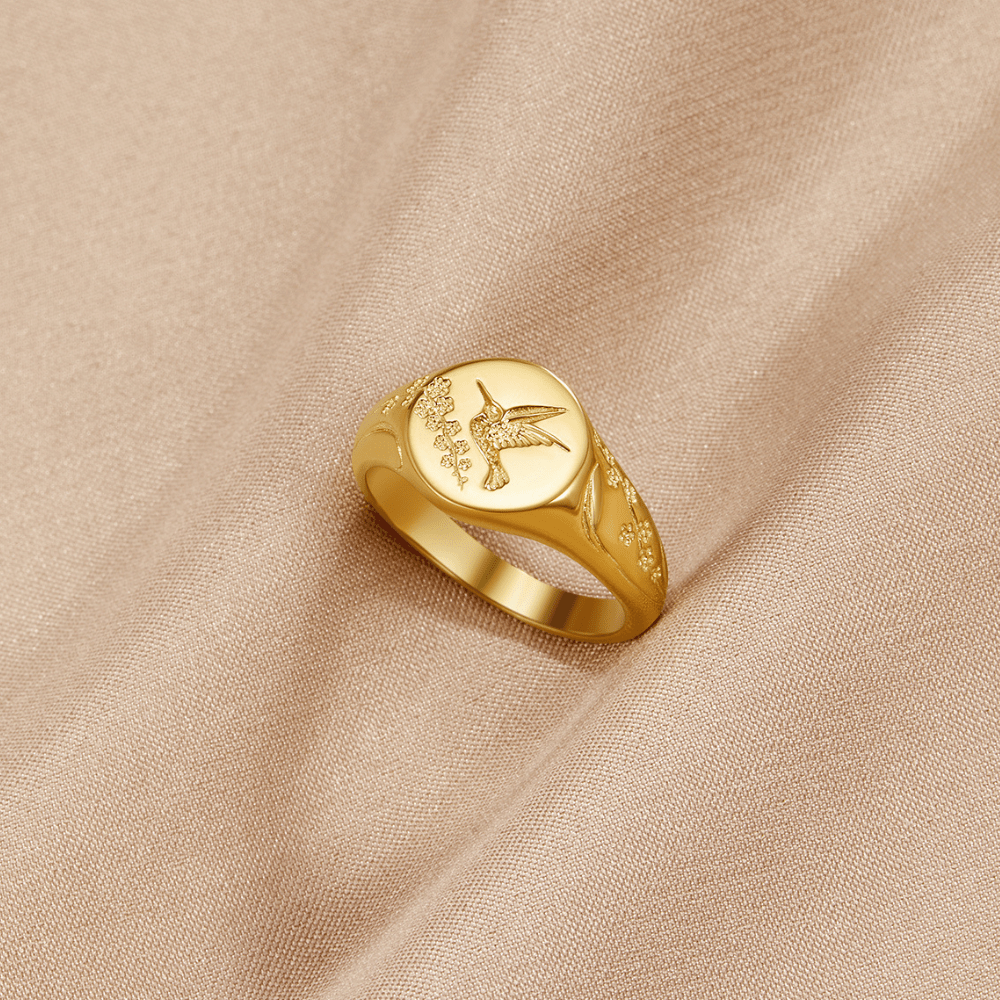 Anillo de sello colibrí dorado