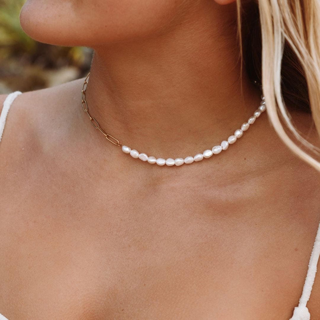 Collar dividido de oro y perlas