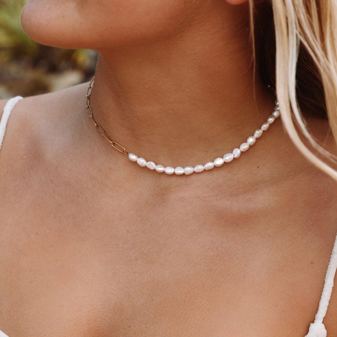 Collar dividido de oro y perlas