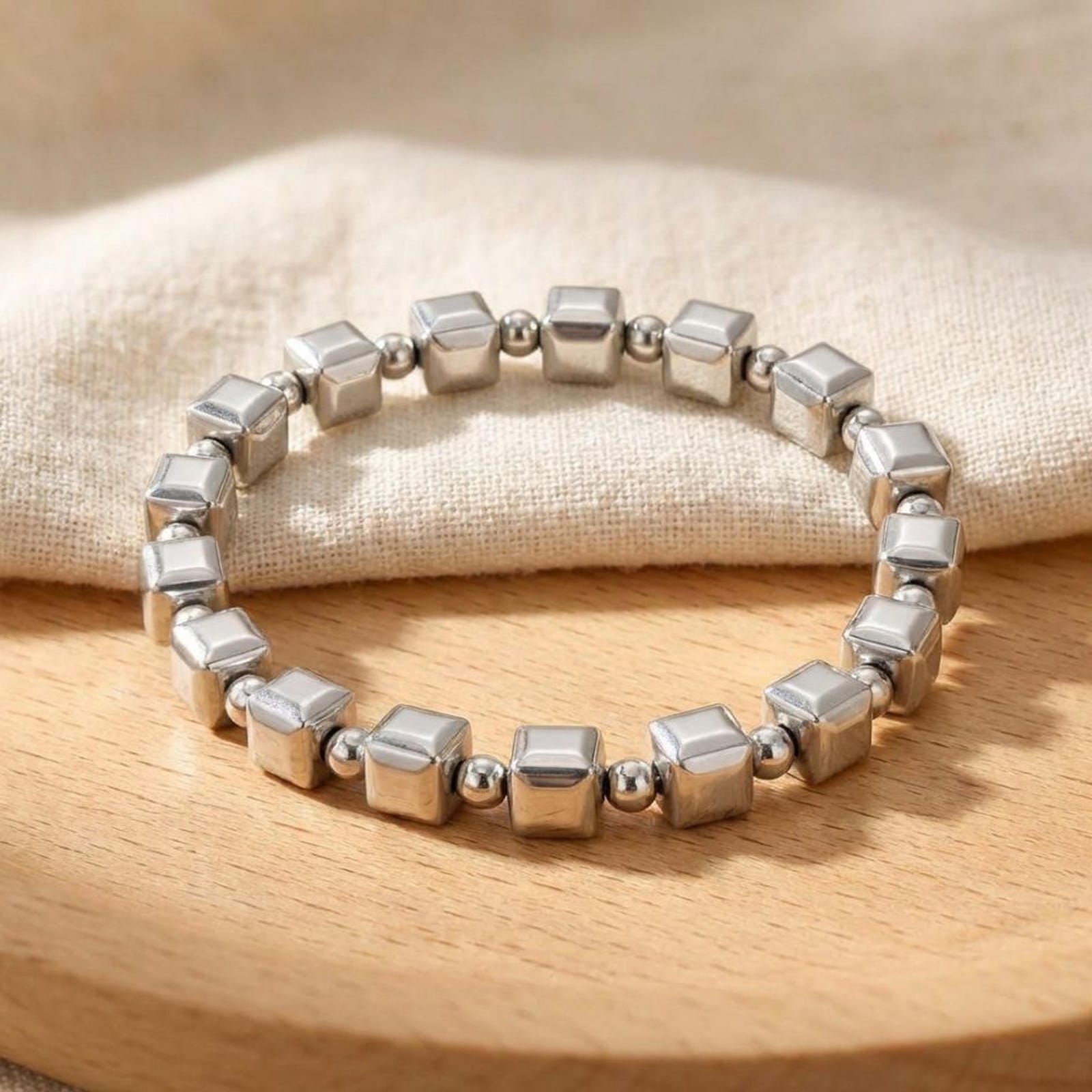 Pulsera vintage de plata con cuentas cúbicas