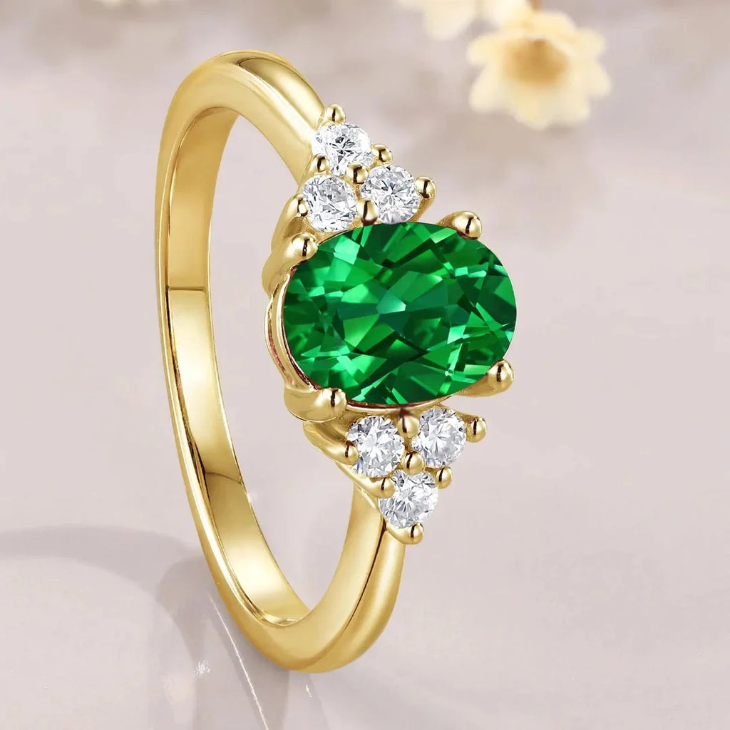 Anillo llamativo ovalado de esmeralda vintage