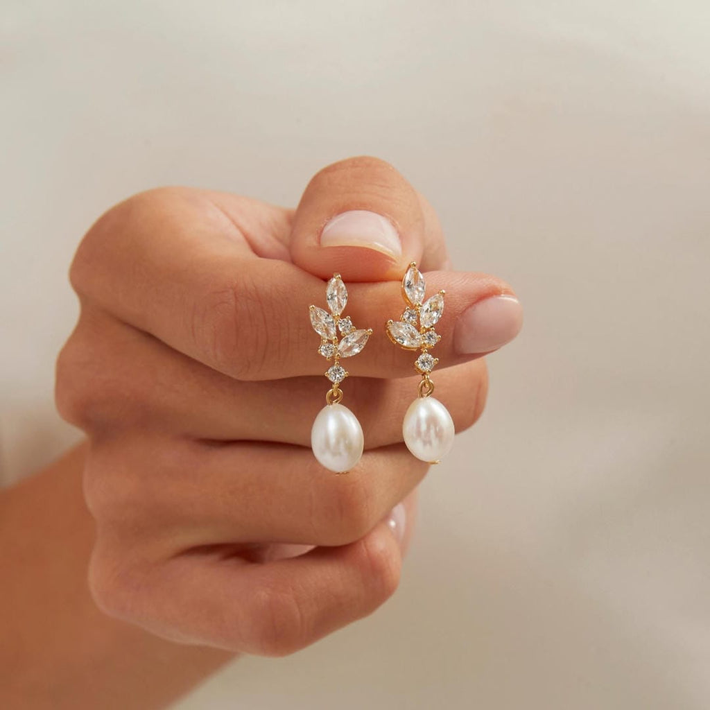 Pendientes de gota con racimo de hojas de perla