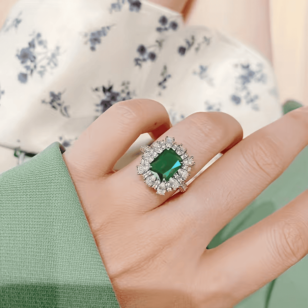 Anillo Imperial Esmeralda Halo