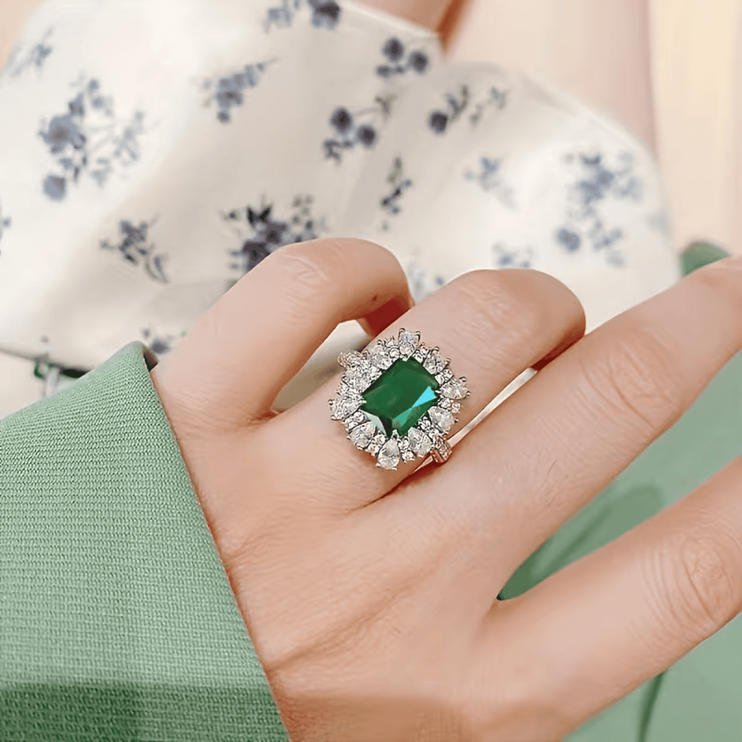 Anillo Imperial Esmeralda Halo