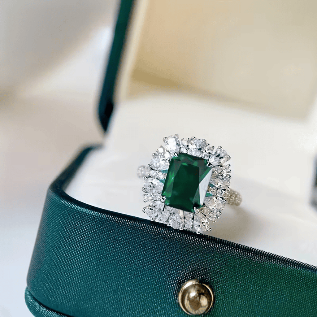 Anillo Imperial Esmeralda Halo