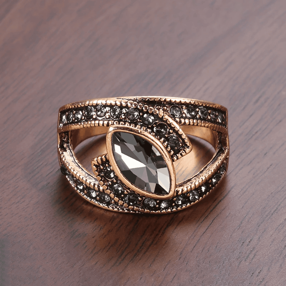 Elegante Anillo de Cristal Negro