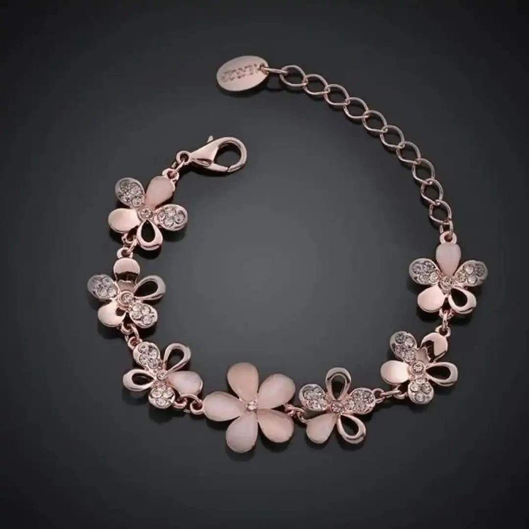 Pulsera con flor de rosa antigua