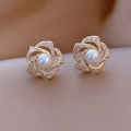 Elegantes Pendientes Espirales de Perlas Brillantes