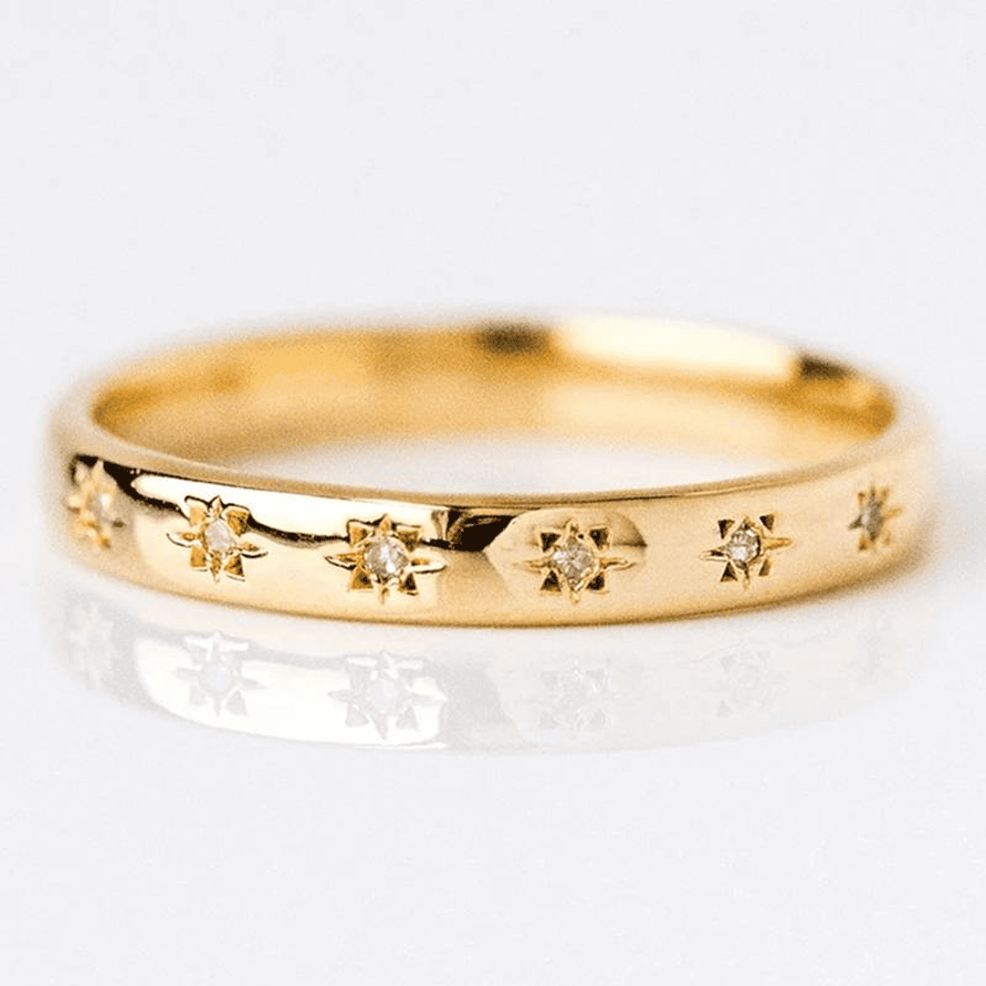 Anillo antiguo de oro y circonita cúbica
