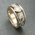 Anillo de oro vintage con circonita cúbica
