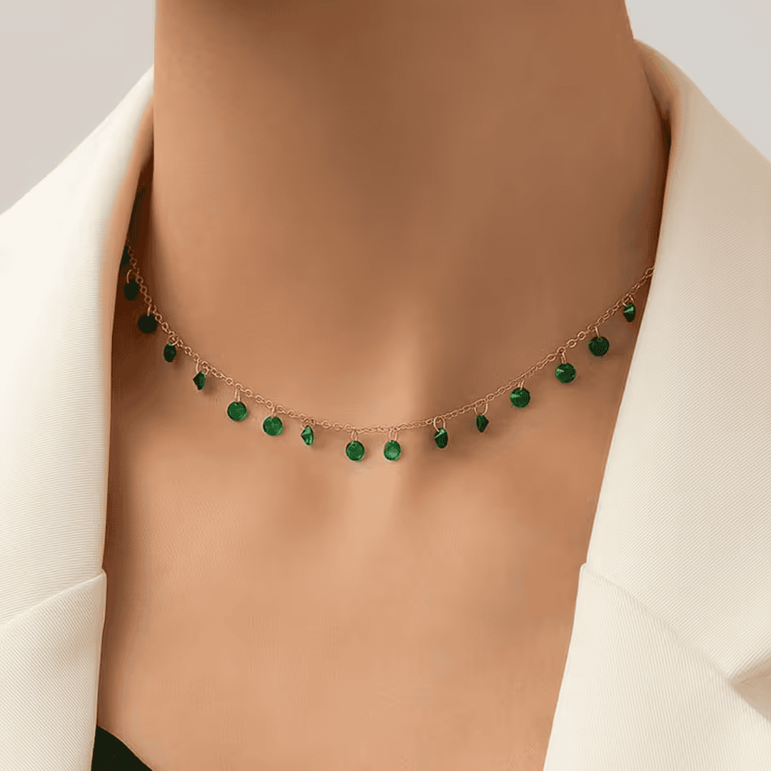 Collar con colgante de esmeralda hecho a mano