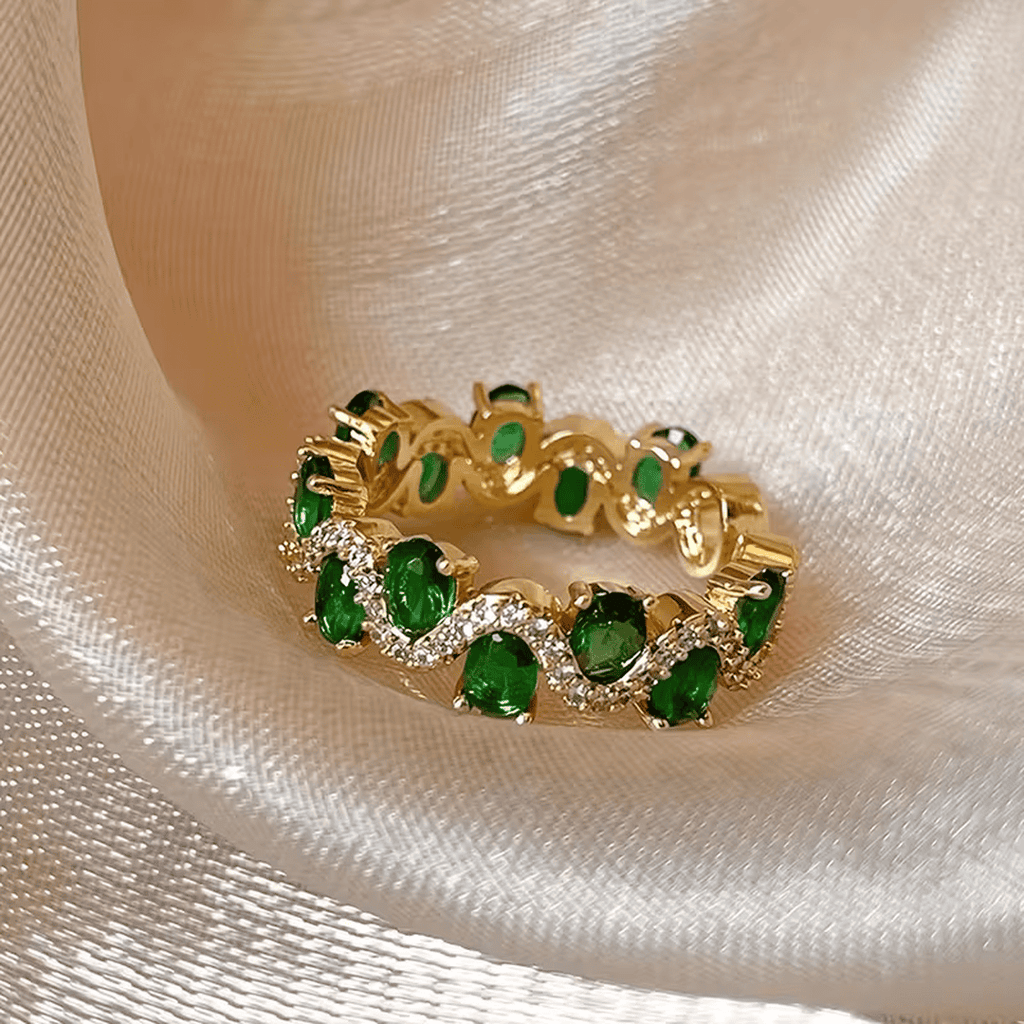 Anillo de corona de cristal verde real
