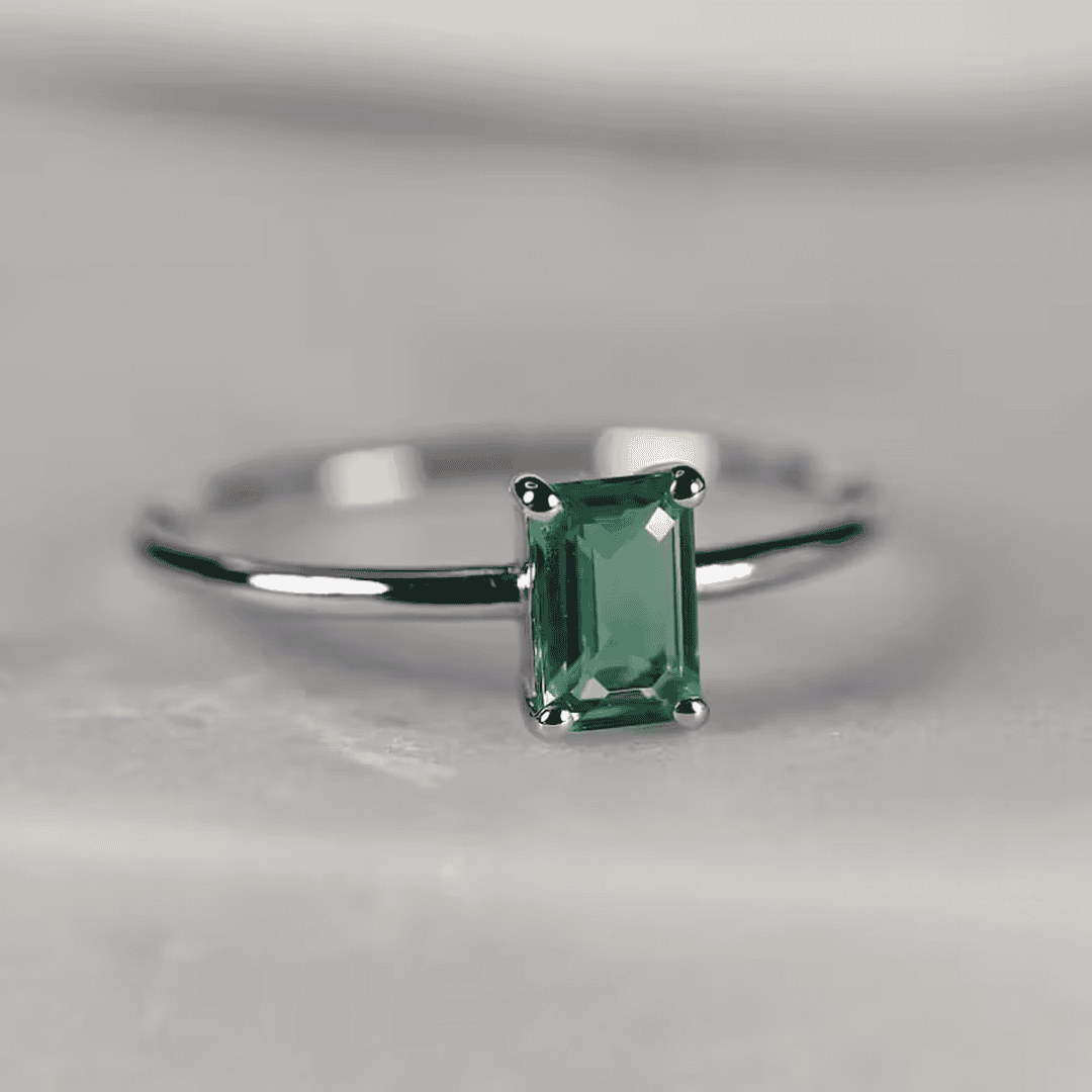 Anillo Esmeralda Musa Elegante