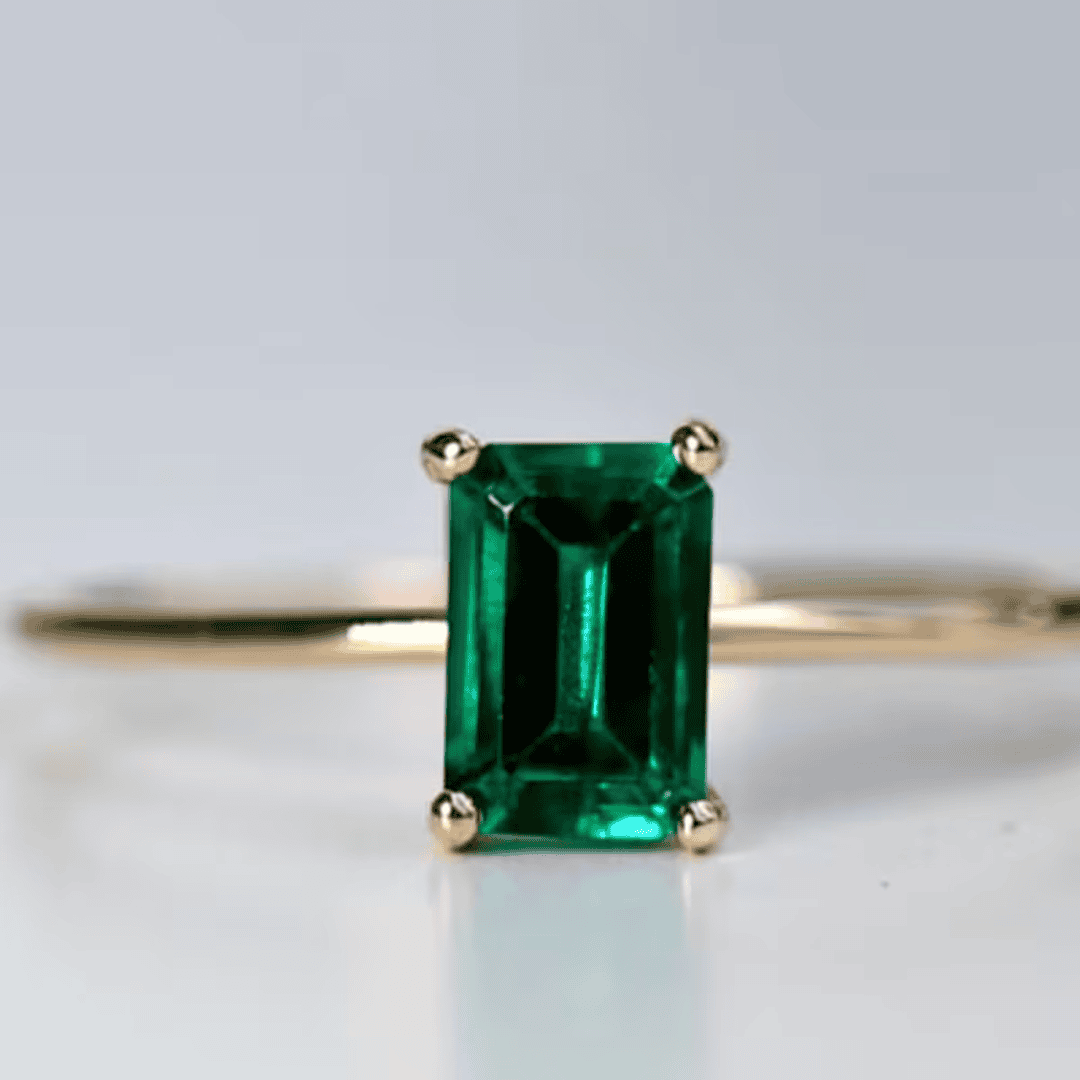 Anillo Esmeralda Musa Elegante