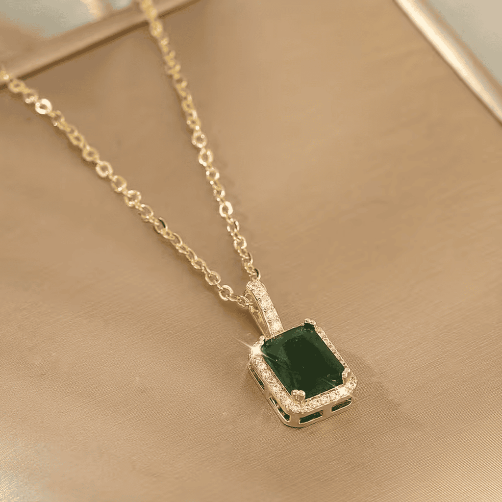 Elegante collar Gracia Esmeralda