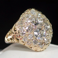 Anillo vintage de oro con cristales redondos