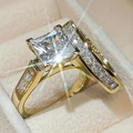 Anillo de circonio dorado vintage