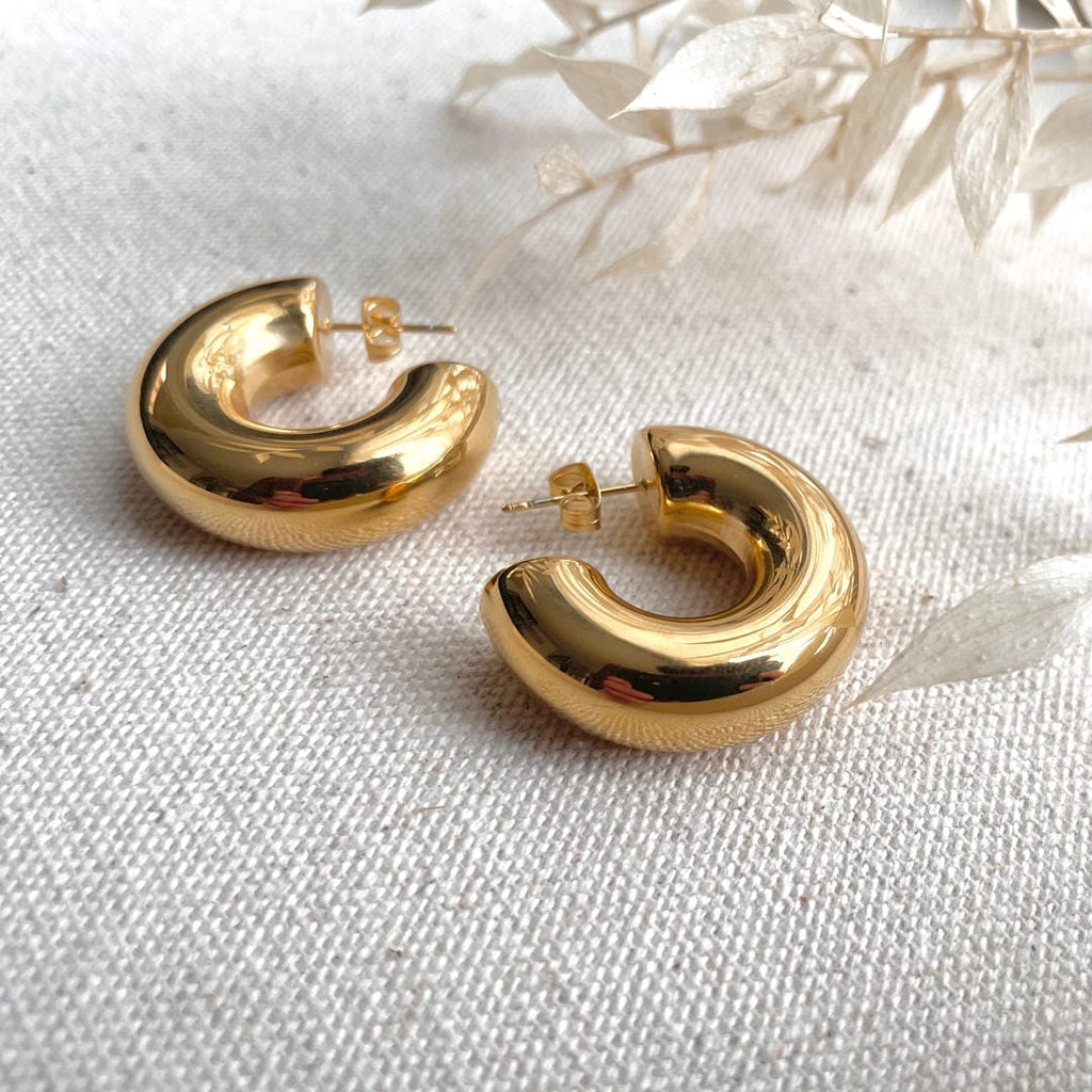 Aretes de aro gruesos de oro ligeros para uso diario