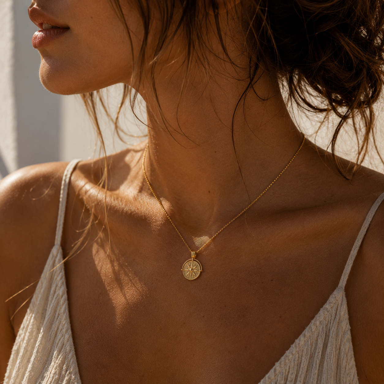 Collar Moneda Sol Dorado