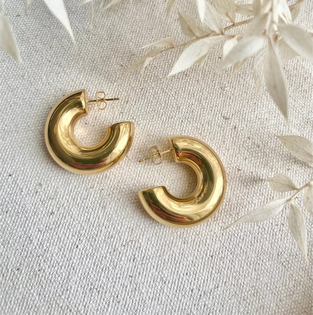 Aretes de aro gruesos de oro ligeros para uso diario