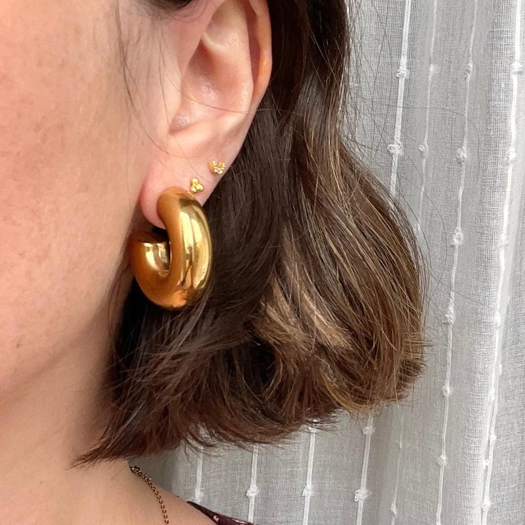 Aretes de aro gruesos de oro ligeros para uso diario